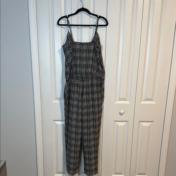 Express Black and White Patterned Jumpsuit - Picture 4 of 4